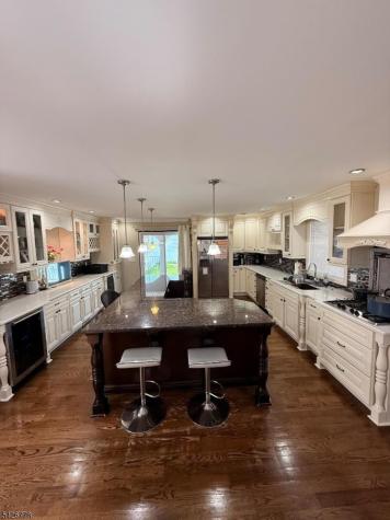 555 Hussa Street Linden NJ 07036