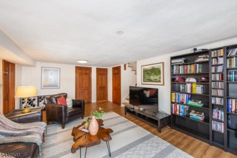 26 Cornell Way Montclair NJ 07043