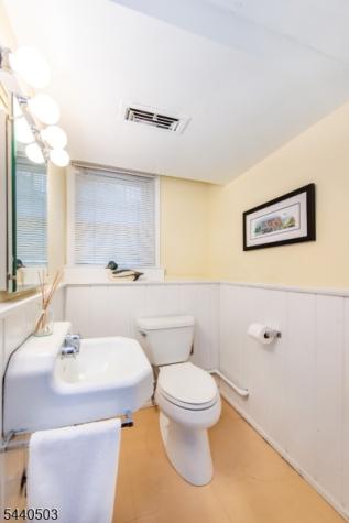 26 Cornell Way Montclair NJ 07043