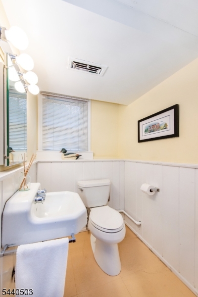26 Cornell Way Montclair NJ 07043