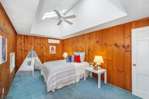 26 Cornell Way Montclair NJ 07043