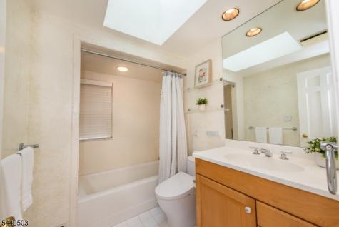 26 Cornell Way Montclair NJ 07043