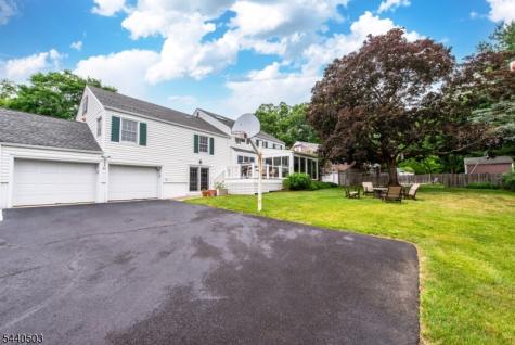 26 Cornell Way Montclair NJ 07043