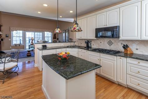 28 Bedford Drive Montgomery NJ 08558