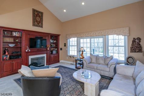 28 Bedford Drive Montgomery NJ 08558