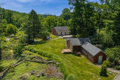 91 Academy Street Califon NJ 07830