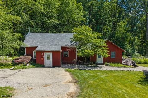 91 Academy Street Califon NJ 07830