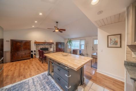 44 Venetian Drive Jefferson NJ 07849