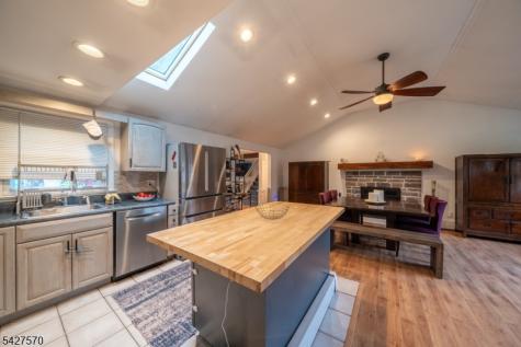 44 Venetian Drive Jefferson NJ 07849