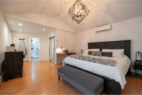 44 Venetian Drive Jefferson NJ 07849