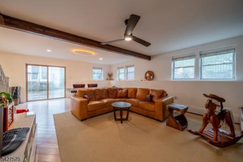 44 Venetian Drive Jefferson NJ 07849
