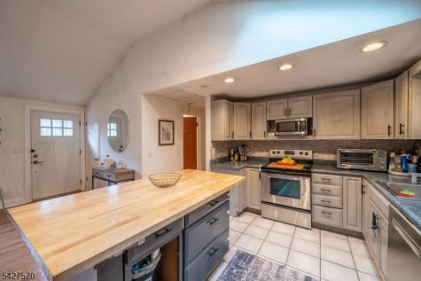 44 Venetian Drive Jefferson NJ 07849