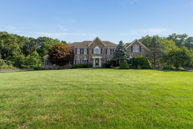 41 Balmoral Drive Alexandria NJ 08867