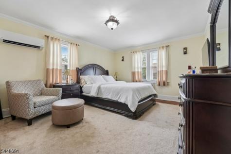 24 Synott Place Newark NJ 07106