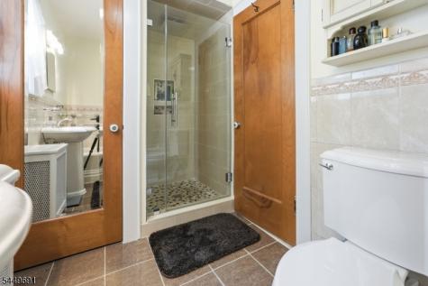 24 Synott Place Newark NJ 07106