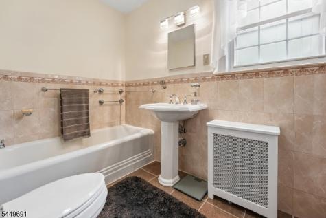 24 Synott Place Newark NJ 07106