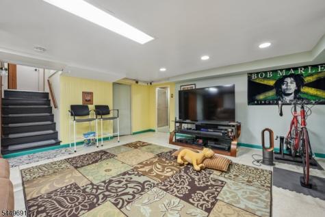 24 Synott Place Newark NJ 07106