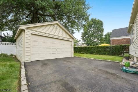 24 Synott Place Newark NJ 07106