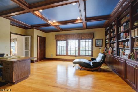 18 Tree Top Lane Chatham NJ 07928