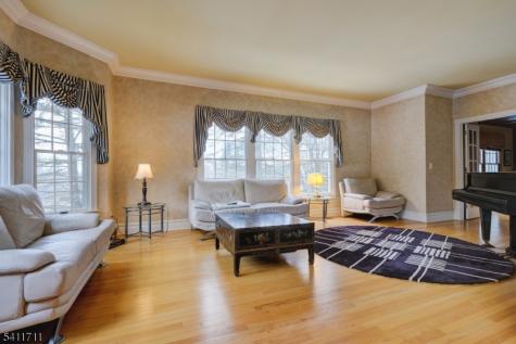 18 Tree Top Lane Chatham NJ 07928