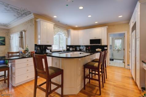 18 Tree Top Lane Chatham NJ 07928