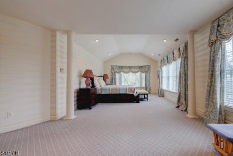 18 Tree Top Lane Chatham NJ 07928