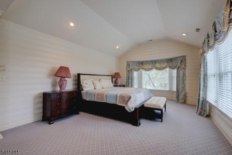 18 Tree Top Lane Chatham NJ 07928
