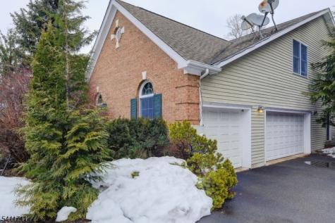18 Tree Top Lane Chatham NJ 07928