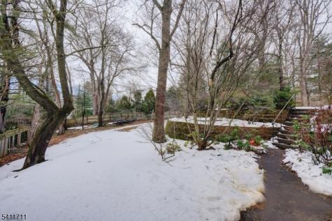18 Tree Top Lane Chatham NJ 07928