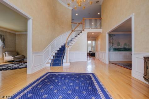 18 Tree Top Lane Chatham NJ 07928