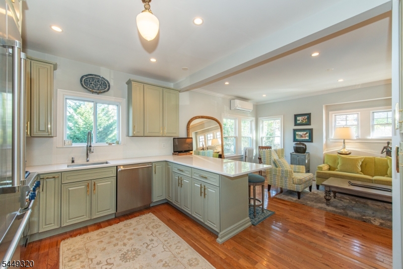 85 Evergreen Avenue Bloomfield NJ 07003