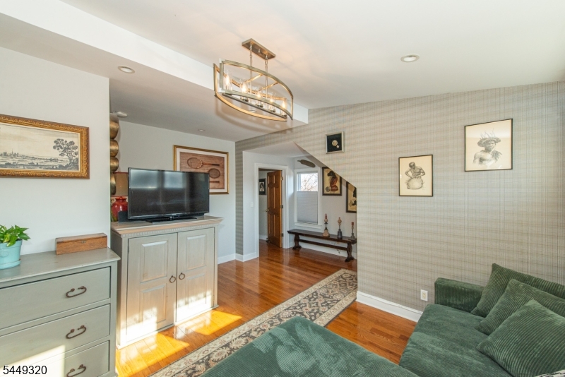 85 Evergreen Avenue Bloomfield NJ 07003