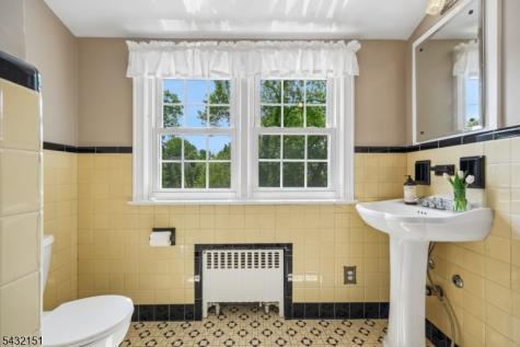 150 West End Place Cranford NJ 07016
