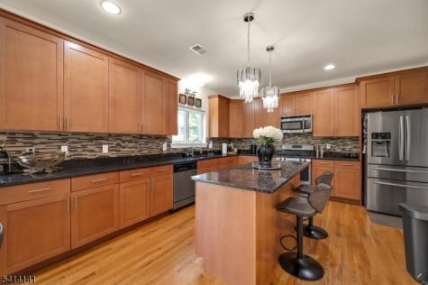 6 Jacob Way Lopatcong NJ 08865