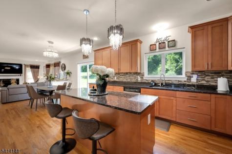 6 Jacob Way Lopatcong NJ 08865