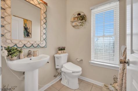 6 Jacob Way Lopatcong NJ 08865