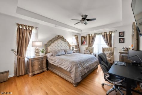 6 Jacob Way Lopatcong NJ 08865