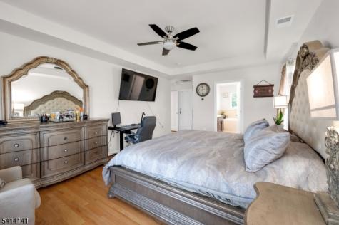 6 Jacob Way Lopatcong NJ 08865