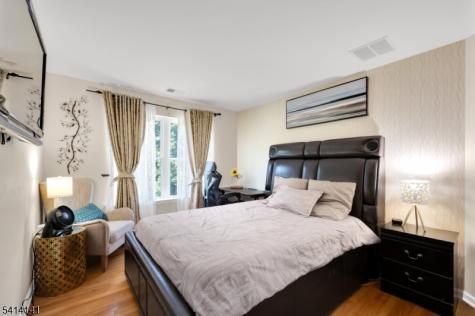 6 Jacob Way Lopatcong NJ 08865