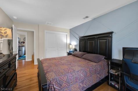 6 Jacob Way Lopatcong NJ 08865
