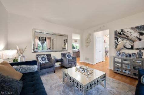 6 Jacob Way Lopatcong NJ 08865