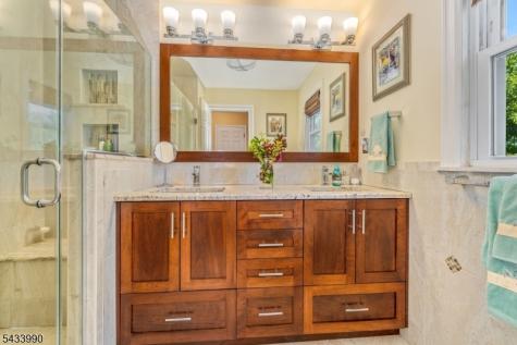 8 Shurts Road Readington NJ 08822