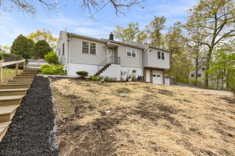 54 Reidy Place West Milford NJ 07421