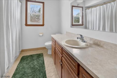 5 Fisher Court East Amwell NJ 08551