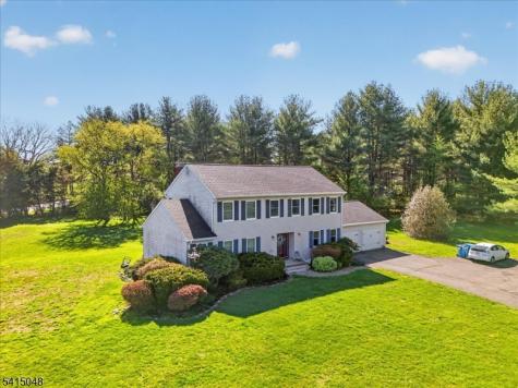 5 Fisher Court East Amwell NJ 08551