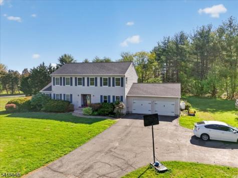 5 Fisher Court East Amwell NJ 08551