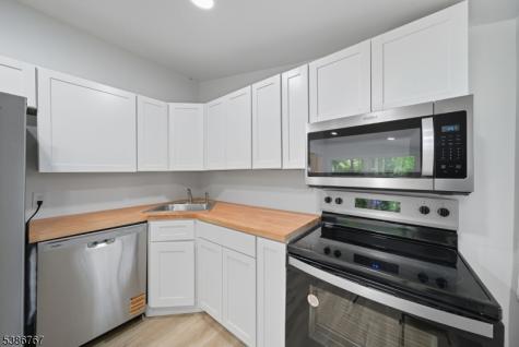 330 Springbrook Trail Sparta NJ 07871