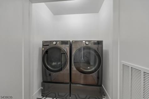 676 Ridgewood Road Oradell NJ 07649