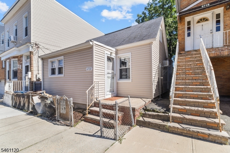 6720 Jackson Street Guttenberg NJ 07093