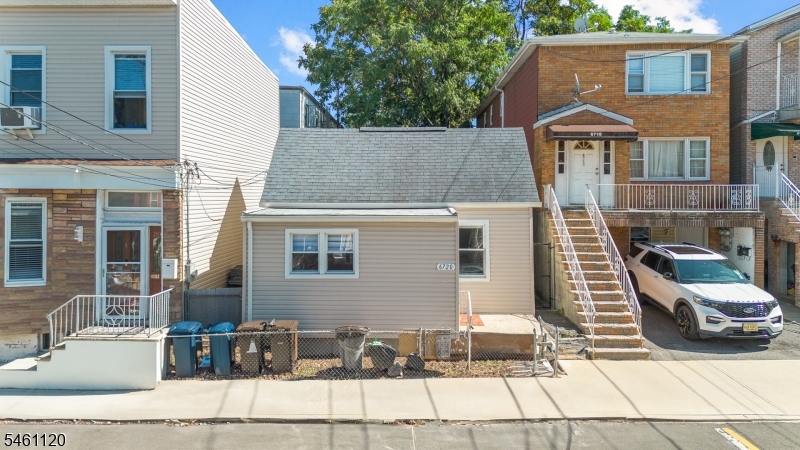 6720 Jackson Street Guttenberg NJ 07093